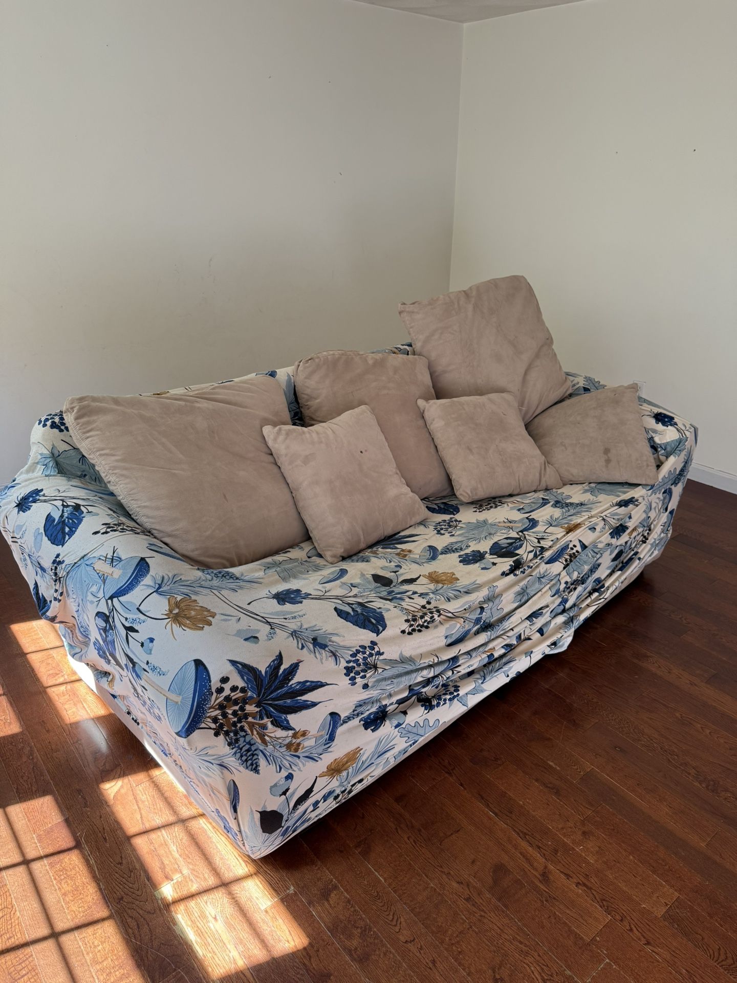 Free Sofa