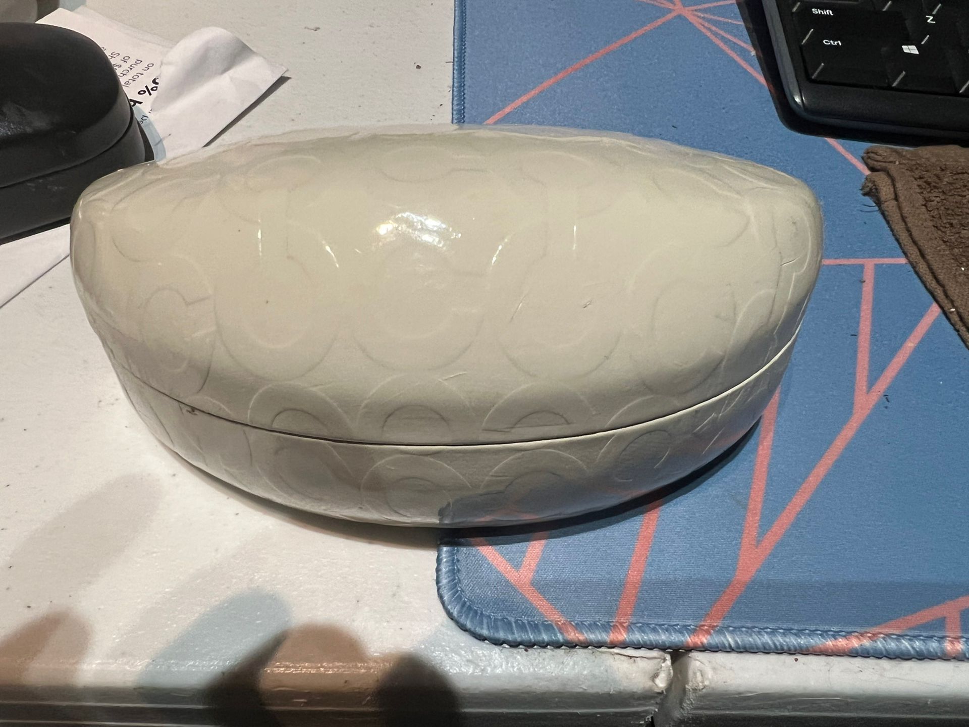 Coach White Sunglass Clam Shell  Hard Case 