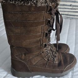 WOMENS SIZE 9 BOOTS