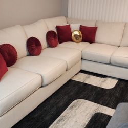 GORGEOUS SECTIONAL GREAT CONDITION SUPER CLEAN AND COMFY NO PETS NO SMOKE 