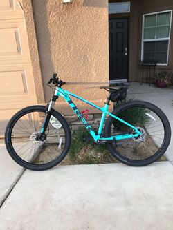 2021 Trek Marlin 6