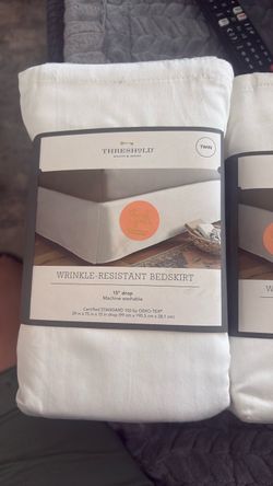 Threshold Wrinkle-Resistant Bedskirt