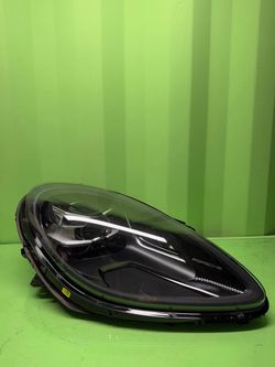 2019 2020 2021 PORSCHE MACAN Right Passenger Side Headlight OEM 95B941010AR