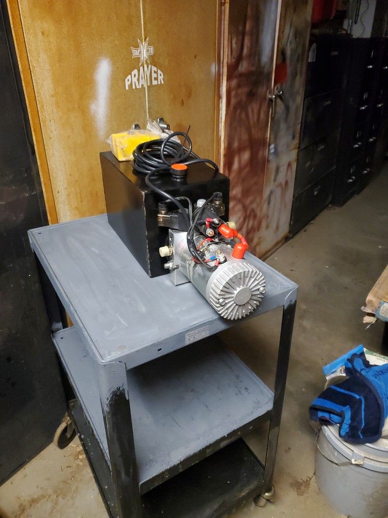 Hydraulic Pump And Reservoir