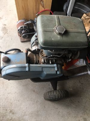 Photo Pressure washer machine works really good the only thing is that the hose leaks gas shown 2nd picture Honda motor hp13