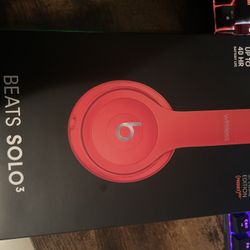Beats Solo 3 Red