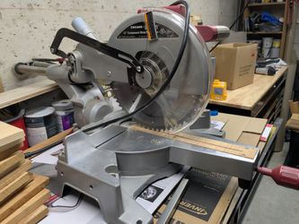 Sliding compound miter saw