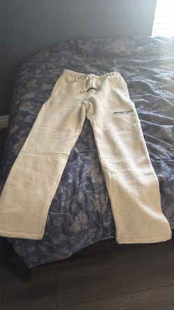 ESSENTIALS SWEATPANTS BRAND NEW UNCUFFED SIZE MEDIUM