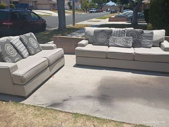 Couch set