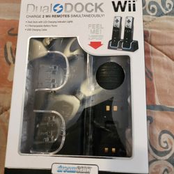 DreamGear Dual Charging Dock for Wii Remotes NEW