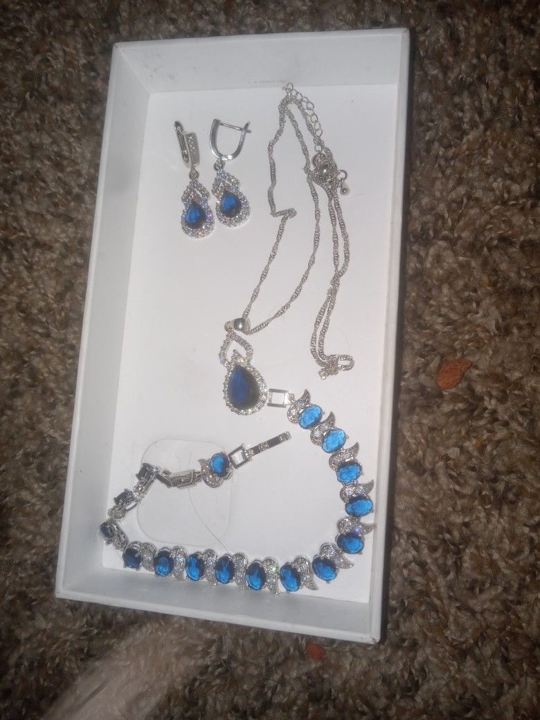 Silver Jewlery Set, Brand New Earrings, Bracelet, Necklace 