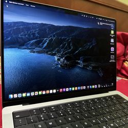 MacBook Pro 14in Silver Base Model 2021