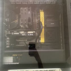 SELLING GAMING  PC WITH A DAMAGED MOTHERBOARD 