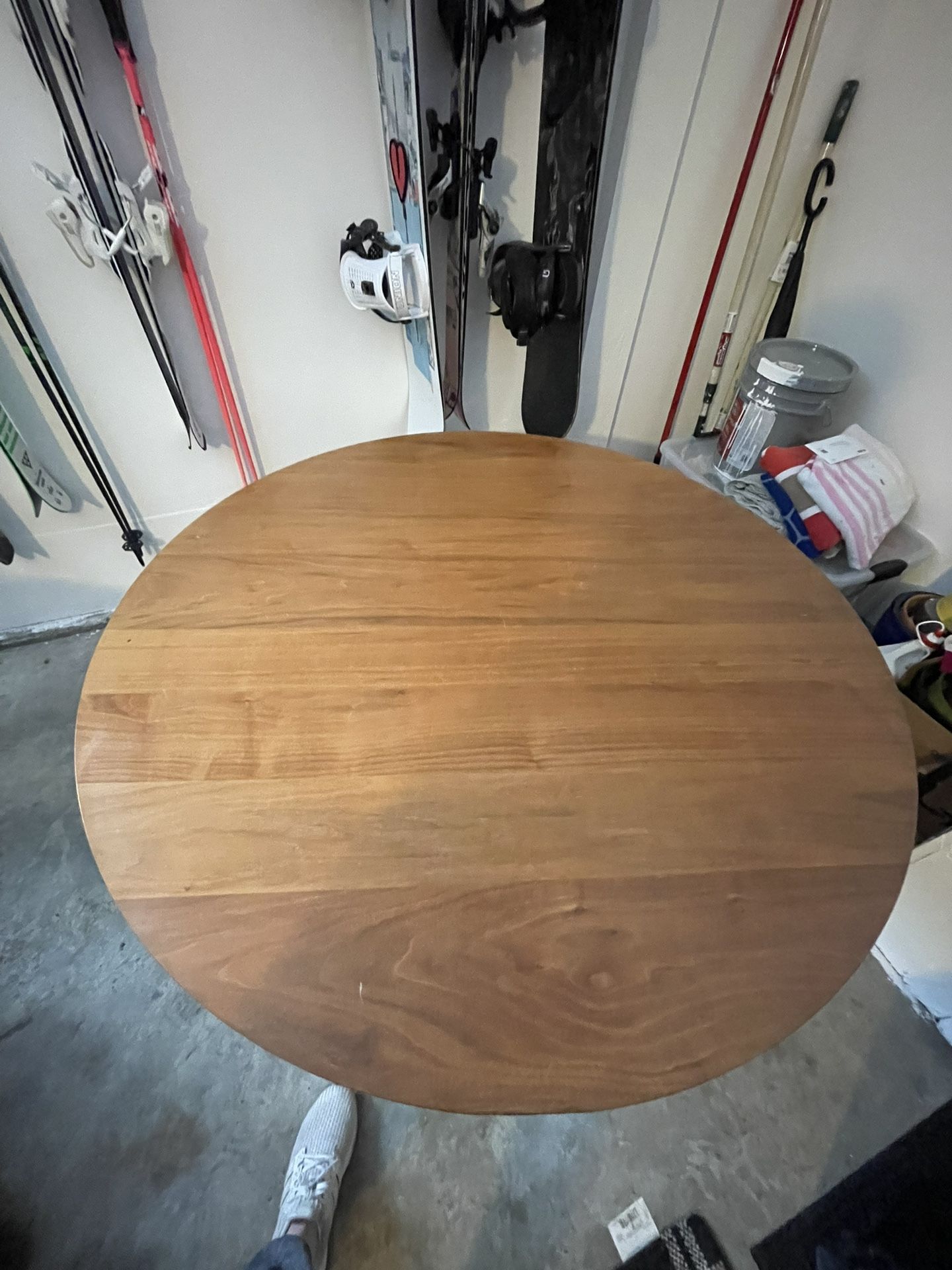Round wooden Dining Table - MCM