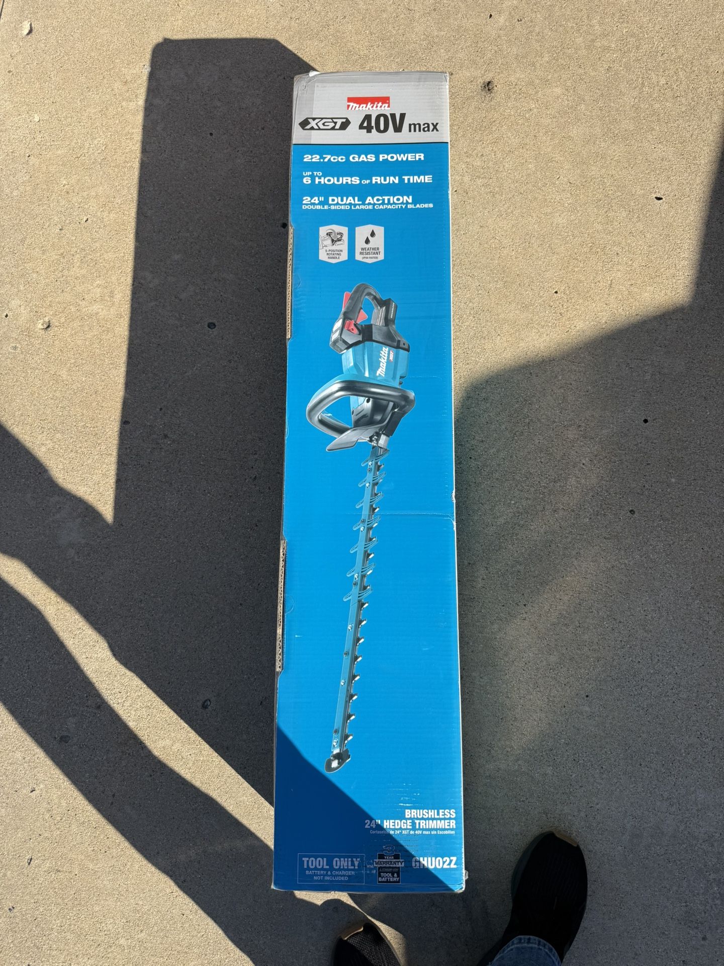 Makita 40 V Brushless Hedge Trimmer 24 Inches