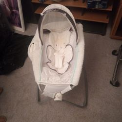 Fisher Price Baby Rocker Plays Music Battery Operated 
