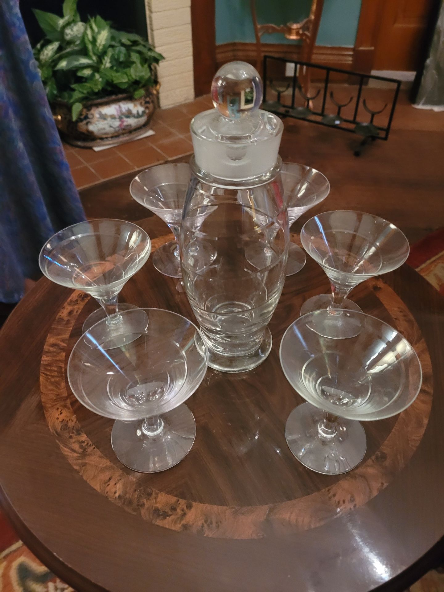 Rare Mid-Century  Modern Cambridge Glass Company Rondo Martini Set