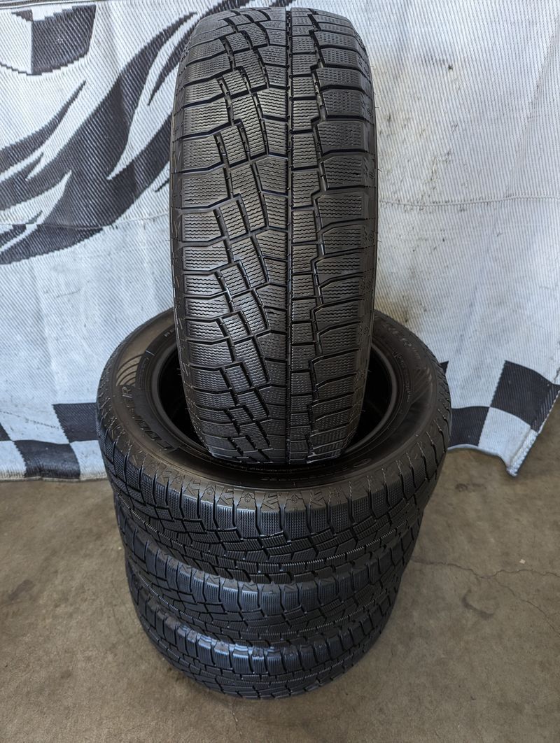 235/55r19 Cooper Discoverer True North studless winter snow tires