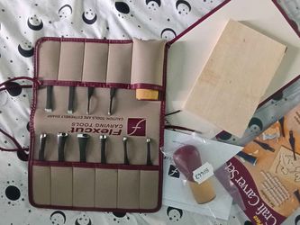 Flexcut carving tool set with extra handle
