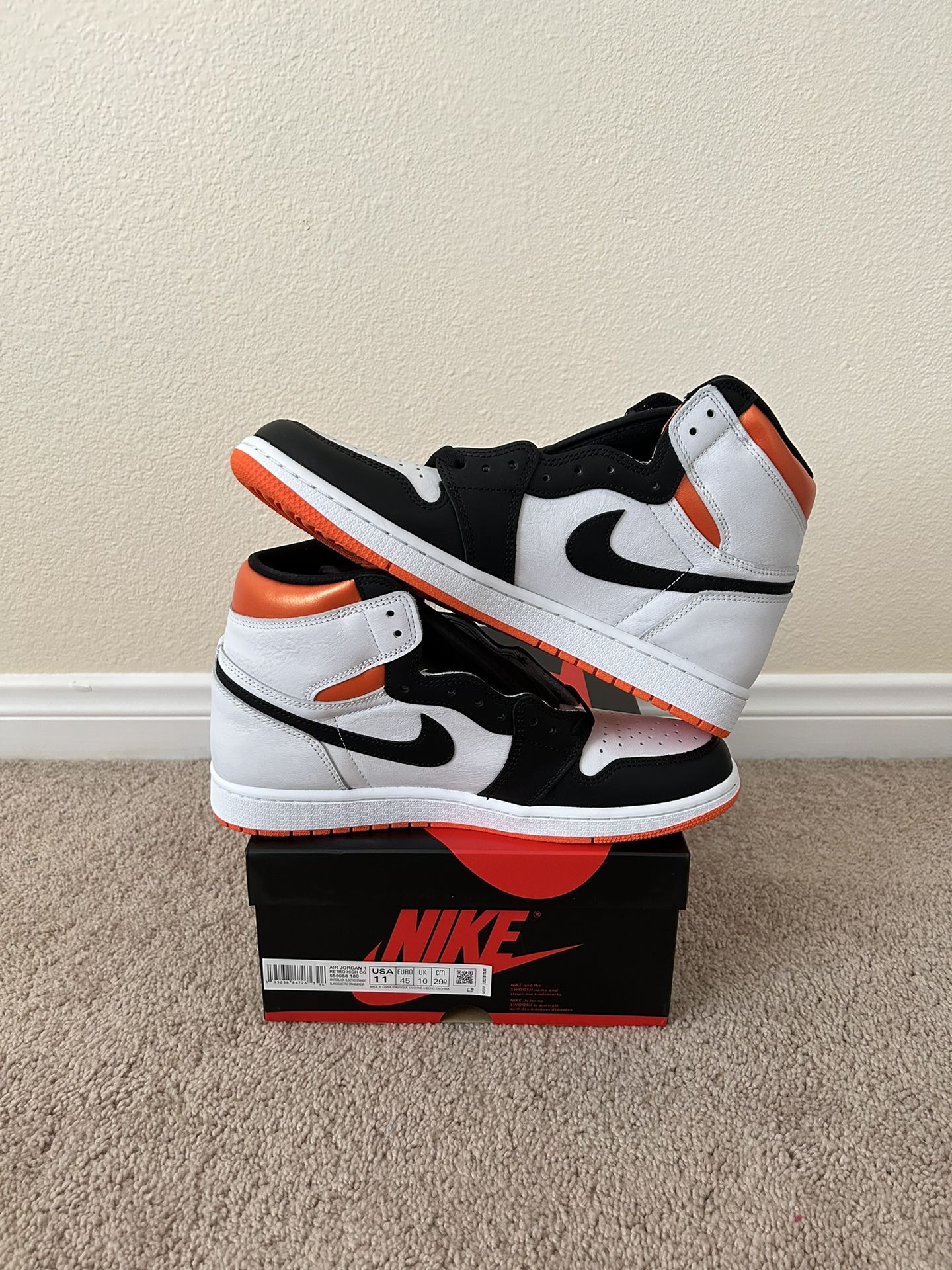 Air Jordan 1 Retro High “Electro Orange”