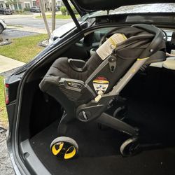 Doona Car seat latch Base Travel System nitro Black