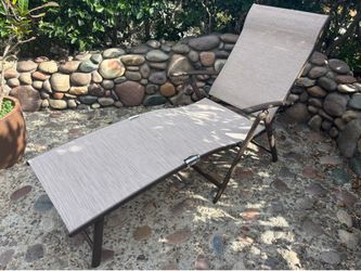 Chaise lounge chair
