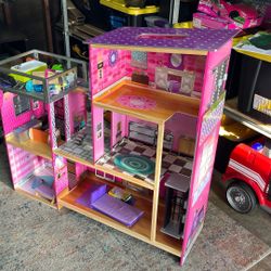 Free!!!!! Barbie Doll House !!!!! Free