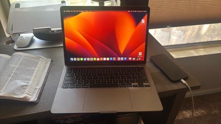 2022 MacBook Pro 13” M2 chip