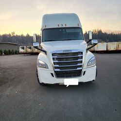 Friegtliner Cascadia 2018