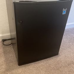 Small Refrigerator With Compact Freezer Space for Sale in Miami