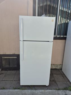 Apartment Size Fridge Like New Condition $230