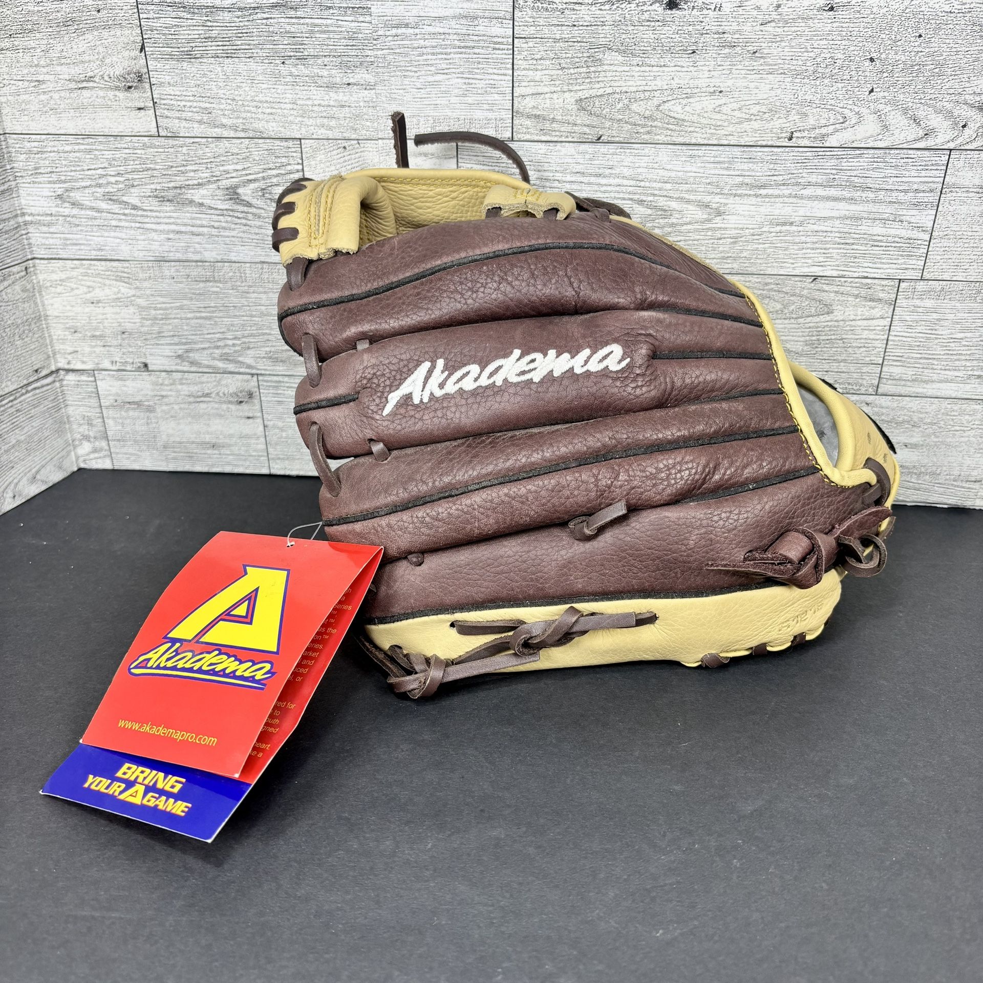AKADEMA AFL211 INFIELD SELECTED 11 inch STEERHIDE LEFT HAND GLOVE NWT MSRP 229.99
