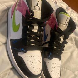 Air Jordan Mid 1 Cyber Active Fuchsia. Size 9