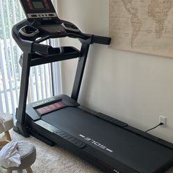 SOLE Treadmill F63  