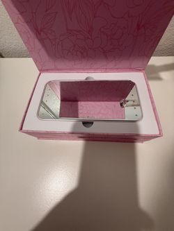 Riki Loves Riki Mirror (IPSY & Khloe Kardashian Collab)