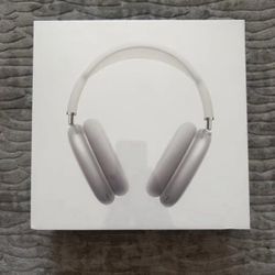 Brand New Silver AirPods Maxes