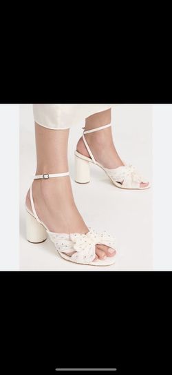Brand New Never Worn Beautiful White Pumps