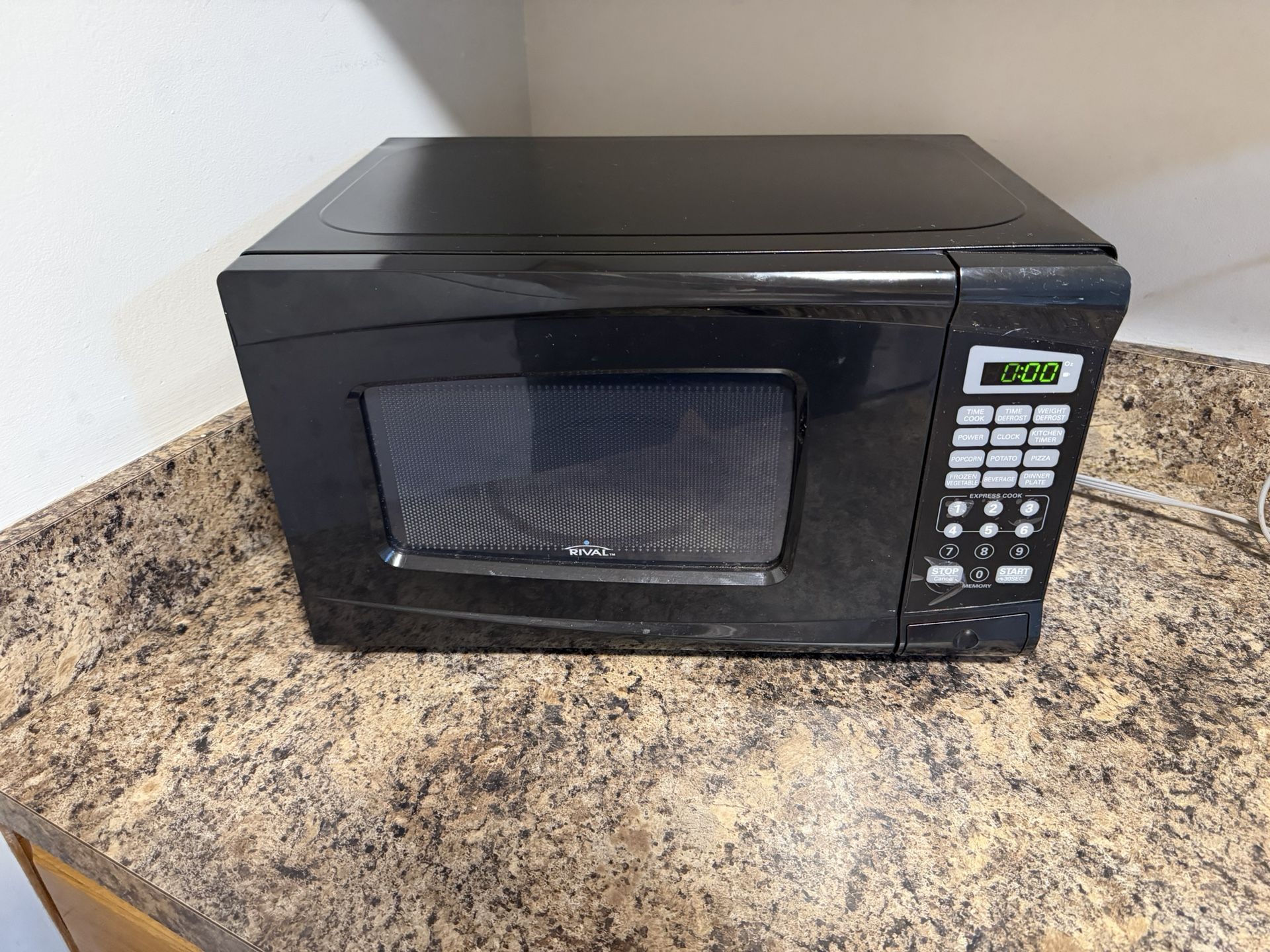 Rival Microwave Oven ( Black )