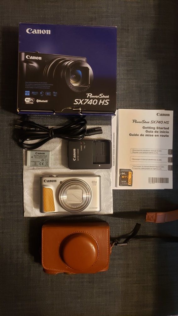 Canon PowerShot SX740 Digital Camera w/40x Optical Zoom & 3 Inch Tilt LCD - 4K VIdeo, Wi-Fi, NFC, Bluetooth Enabled (Sliver)