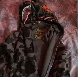 Bape Hoodie (Camo Shark)