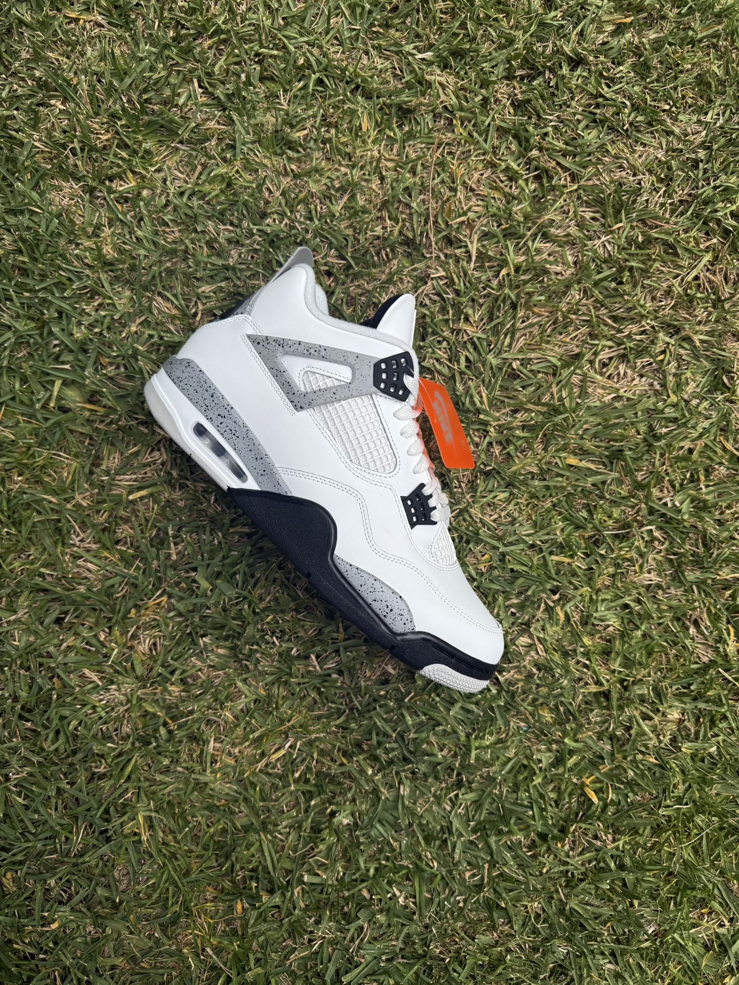 Jordan 4 White Cements
