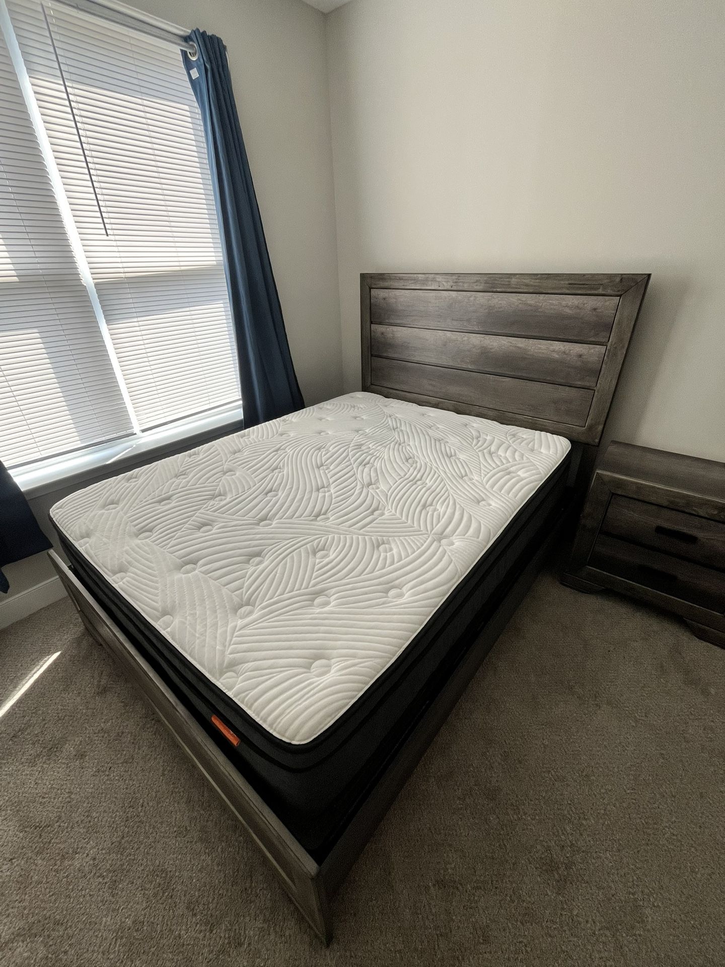 Queen Bedroom Set (gray)