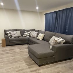 Cottage Chic Gray 150" 4 Piece Right Arm Facing Chaise Sectional