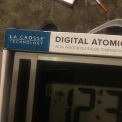 Clock Digital Atomic 