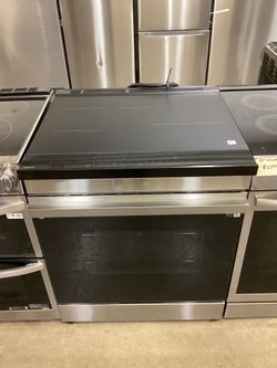 Samsung Bespoke 30 in 6.3 cu.ft. Slide-in Induction Range with Anti-Scratch Glass Cooktop New Scratch and Dent