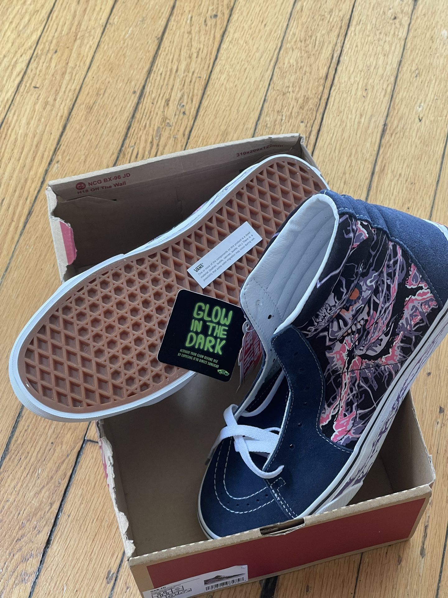 Mens SK8-Hi Size 9 $60. New*** Glow In The Dark