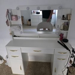 Vanity, Dresser, and Nighstand set