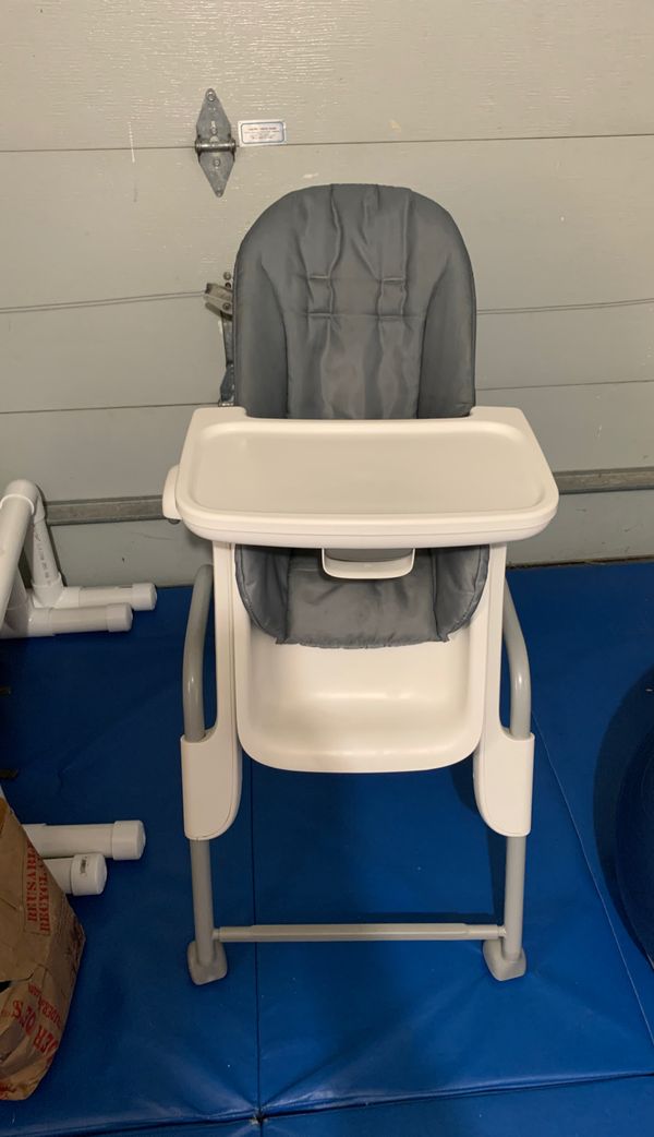Oxo sprout adjustable high chair for Sale in Oakland, CA - OfferUp