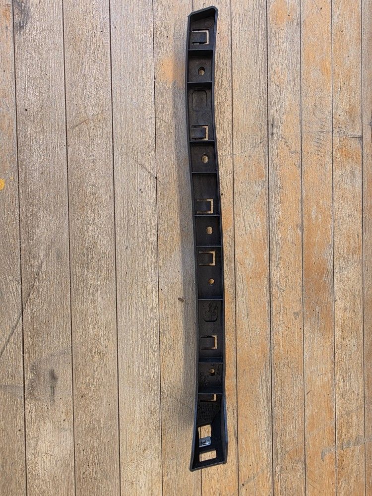2014-2017 Maserati Ghibli Left Bumper Mounting Bracket ORIGINAL