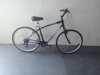 BICYCLE GIANT 7 SPEED SIZE 29 BRAND NEW